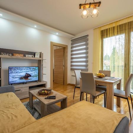 Apartmani Oktobar 06 Zlatibor Exteriér fotografie